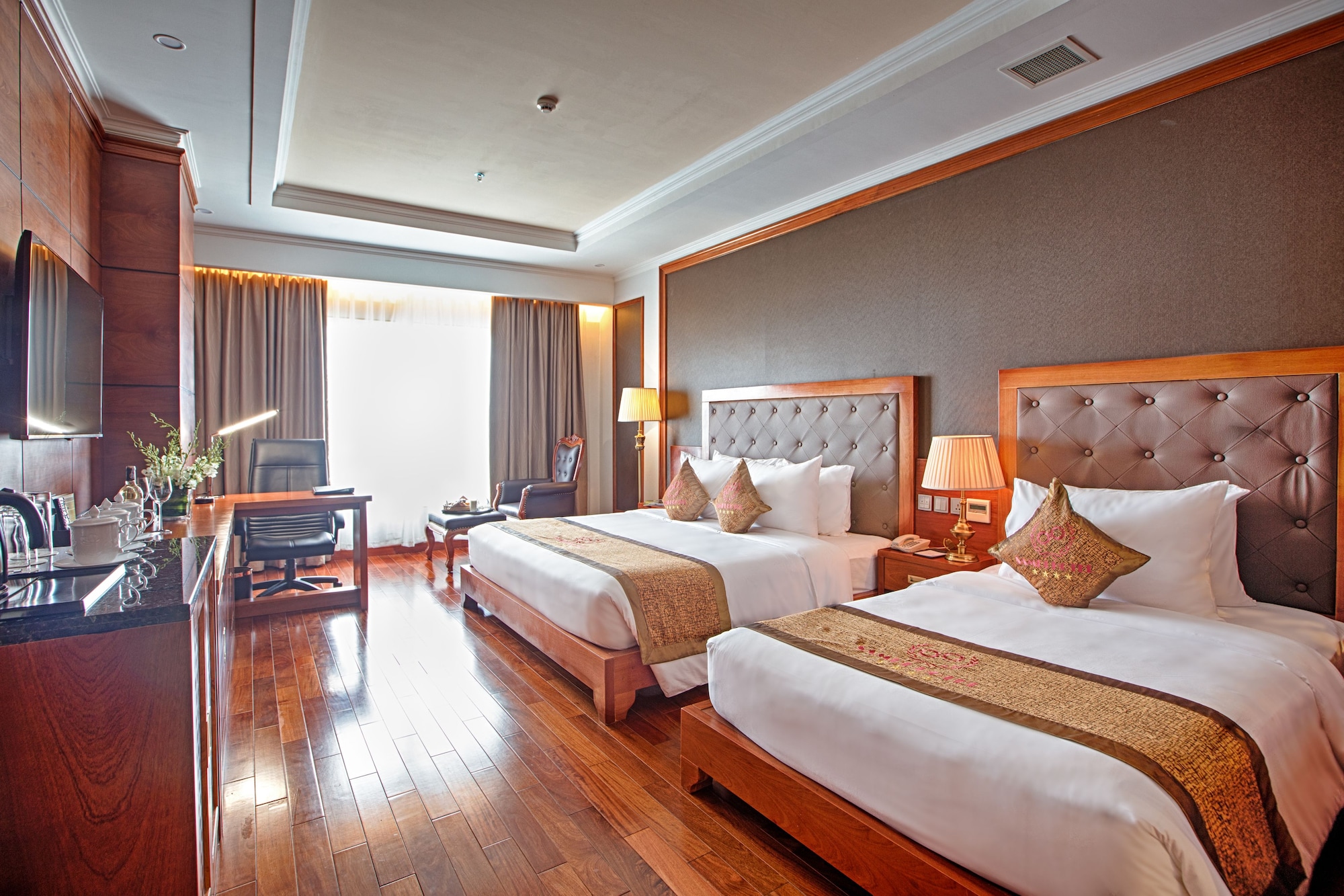 Vip, Twin Beds