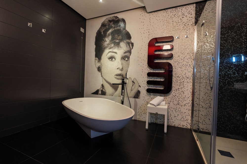 Divina Luxury Hotel 53/55