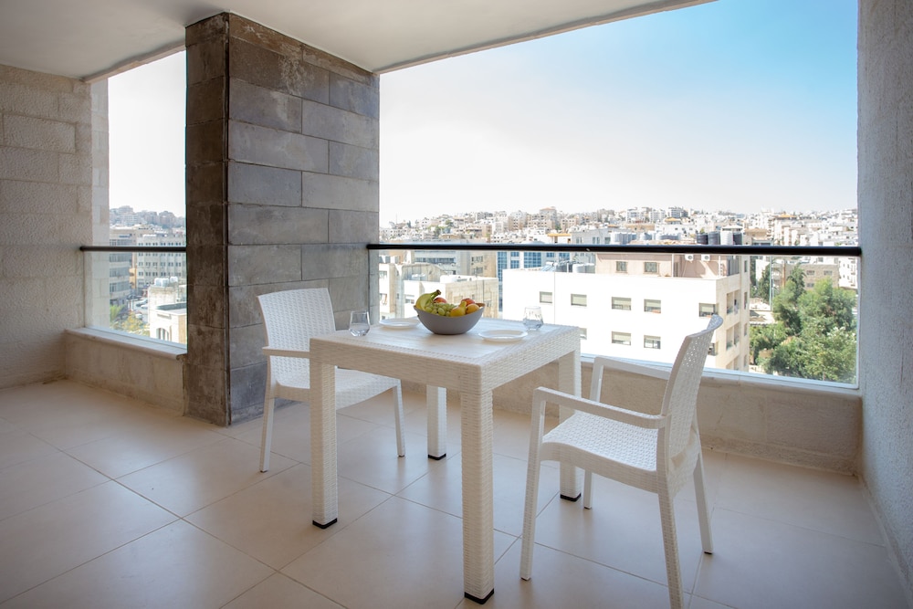Triple A Hotel Apartment 18/18