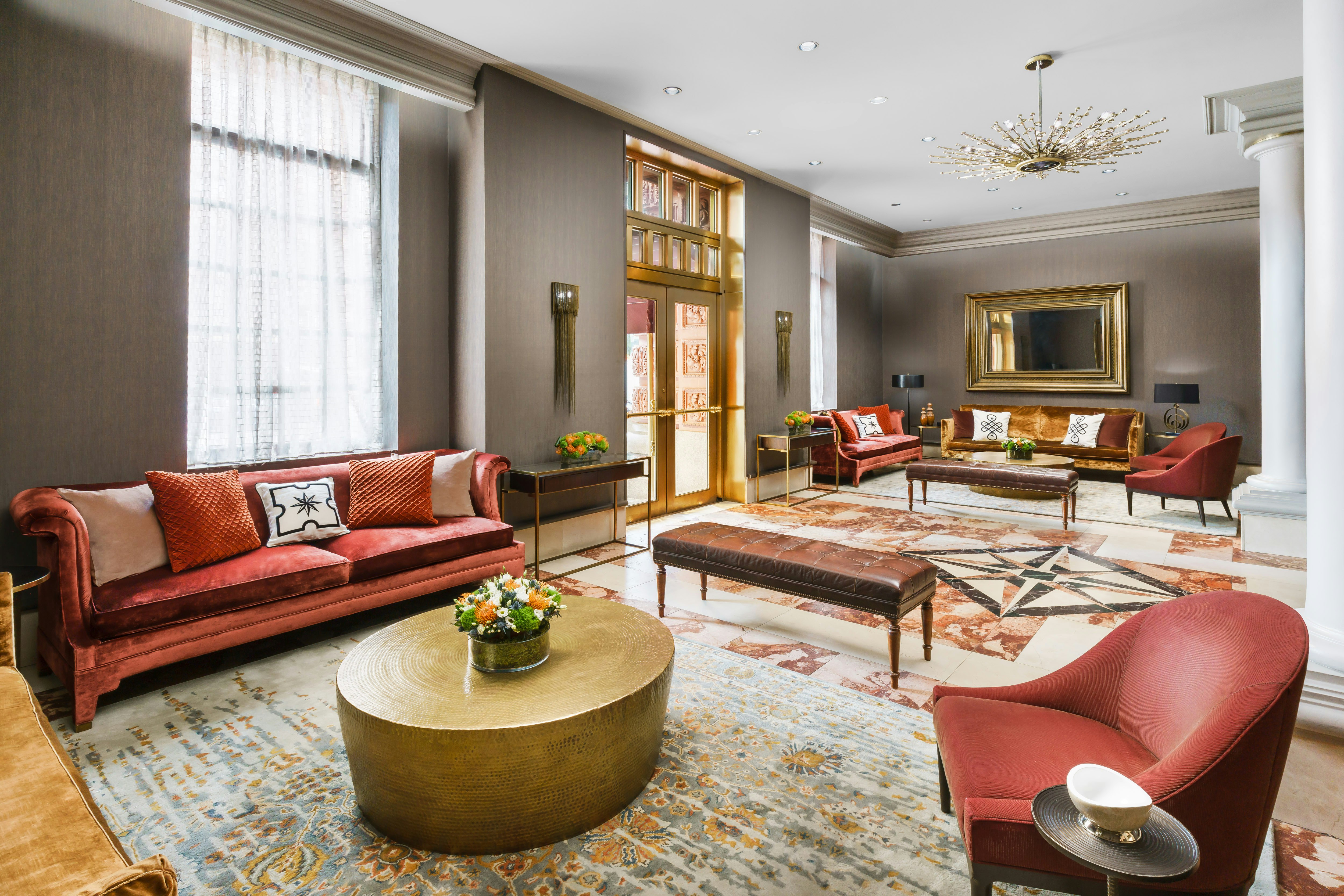 The Lucerne Hotel 36/53
