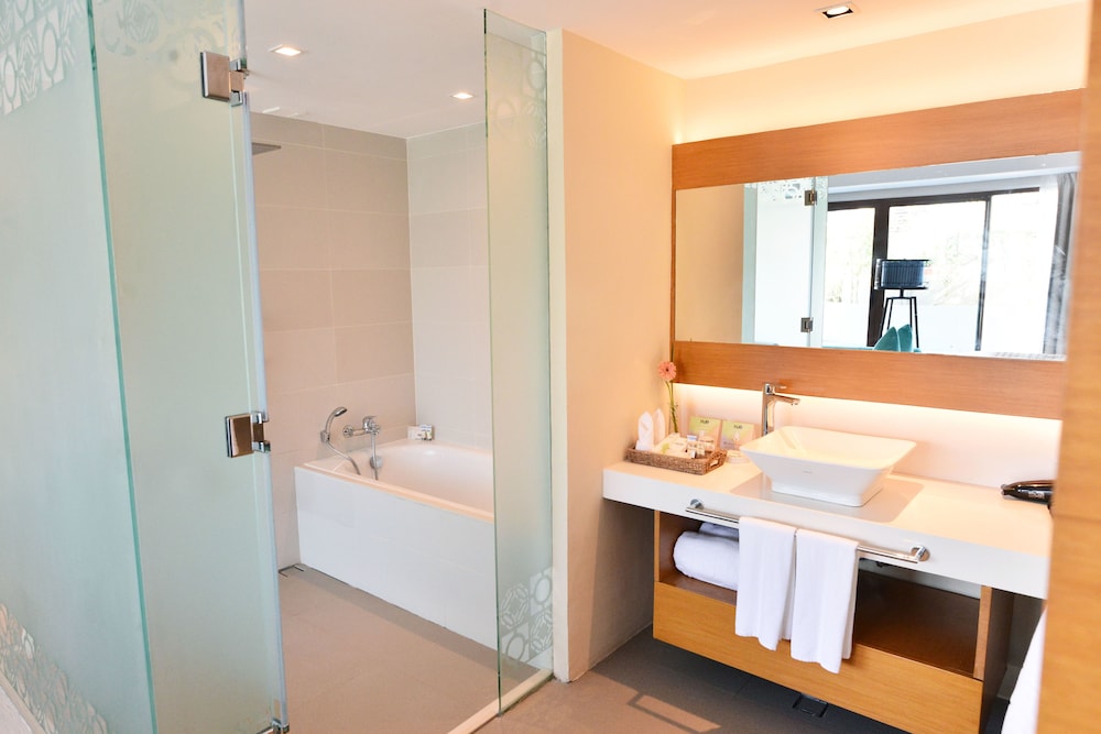 Hue Hotels Resorts Boracay 30/67
