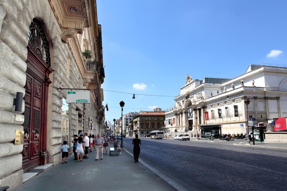 精品NAZIONALE酒店(HOTEL BOUTIQUE NAZIONALE) 图片1
