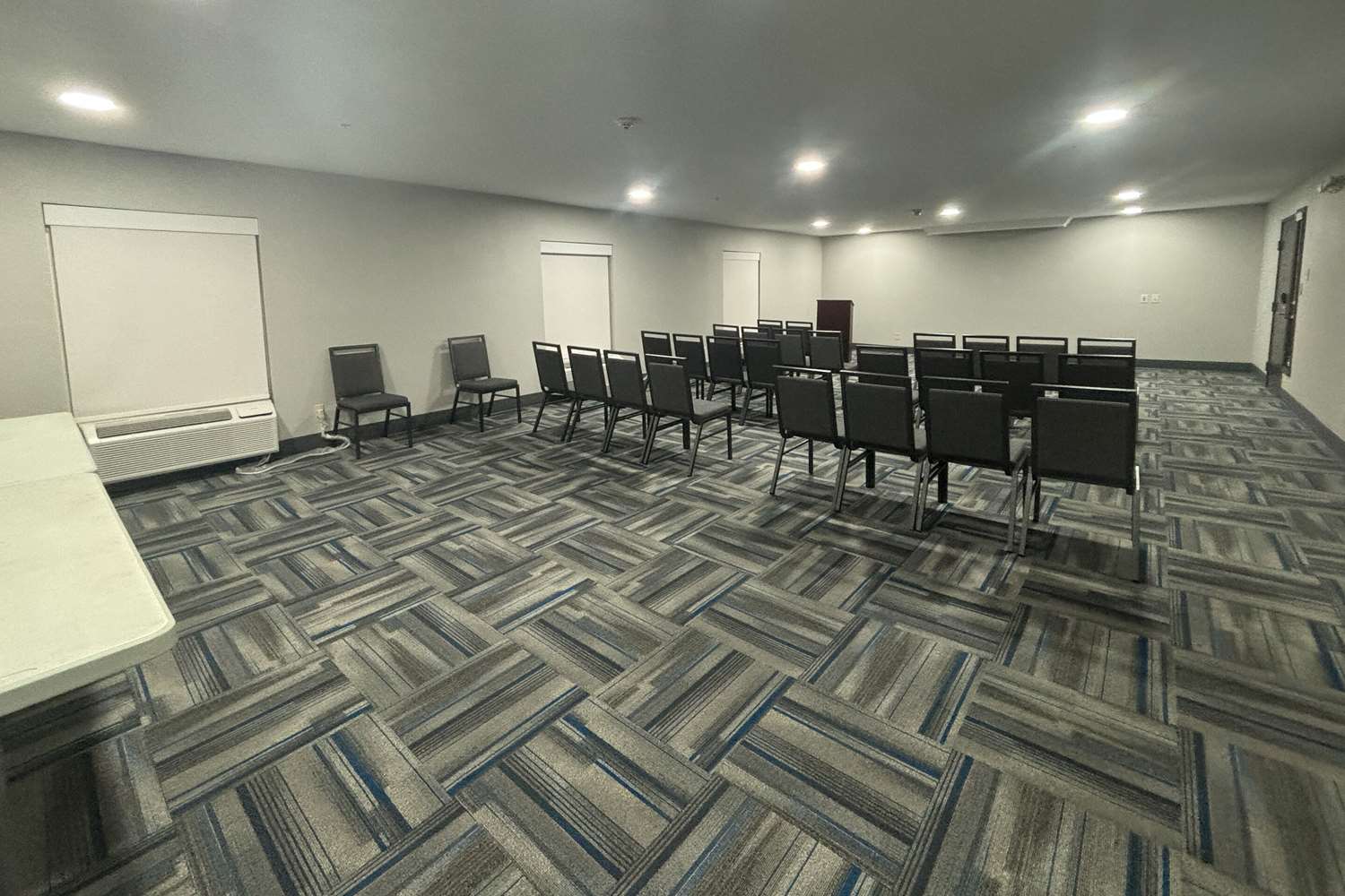 Quality Inn & Suites at Airport Blvd I-65 16/21