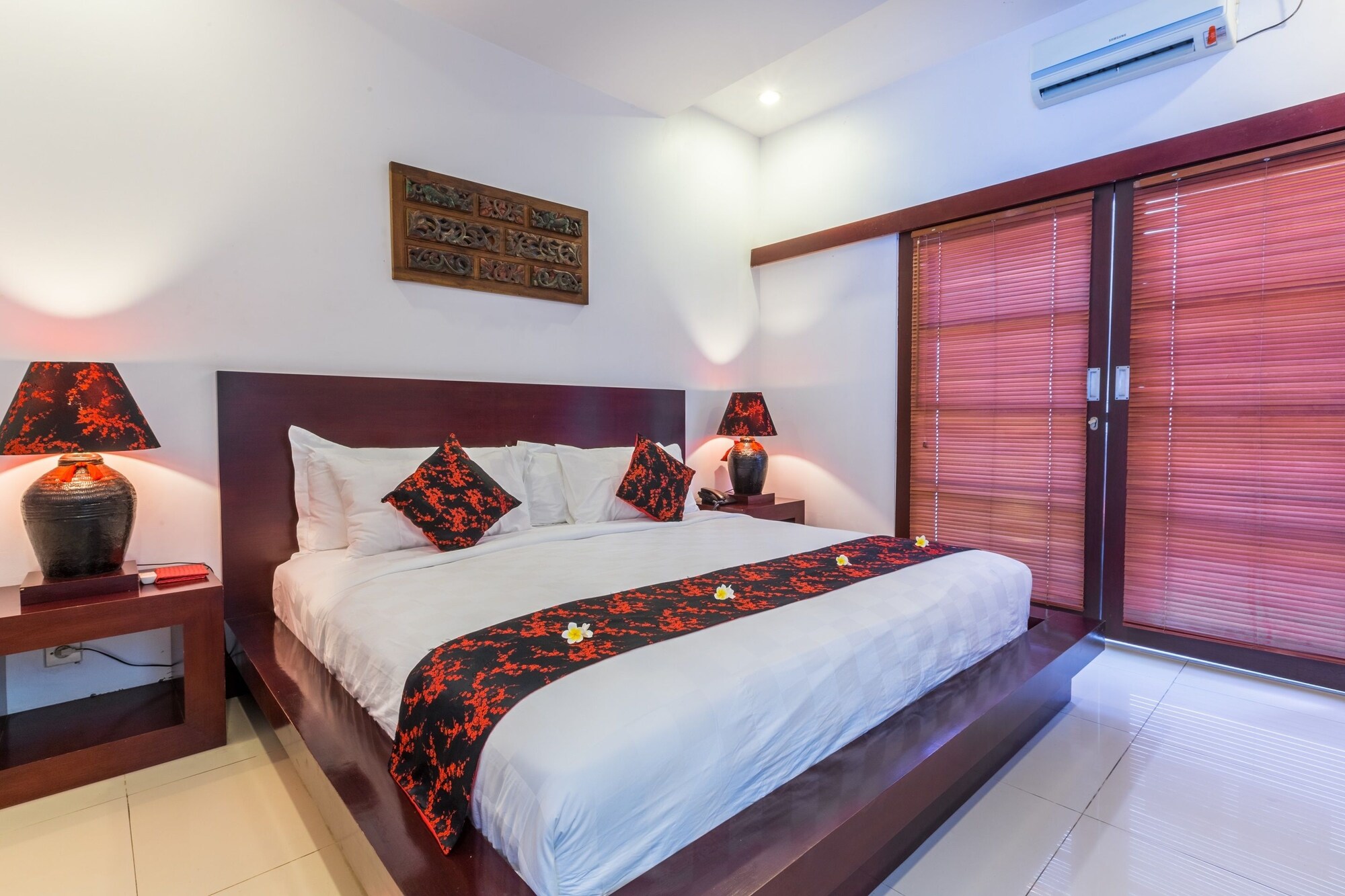 JUNIOR SUITE, POOL VIEW