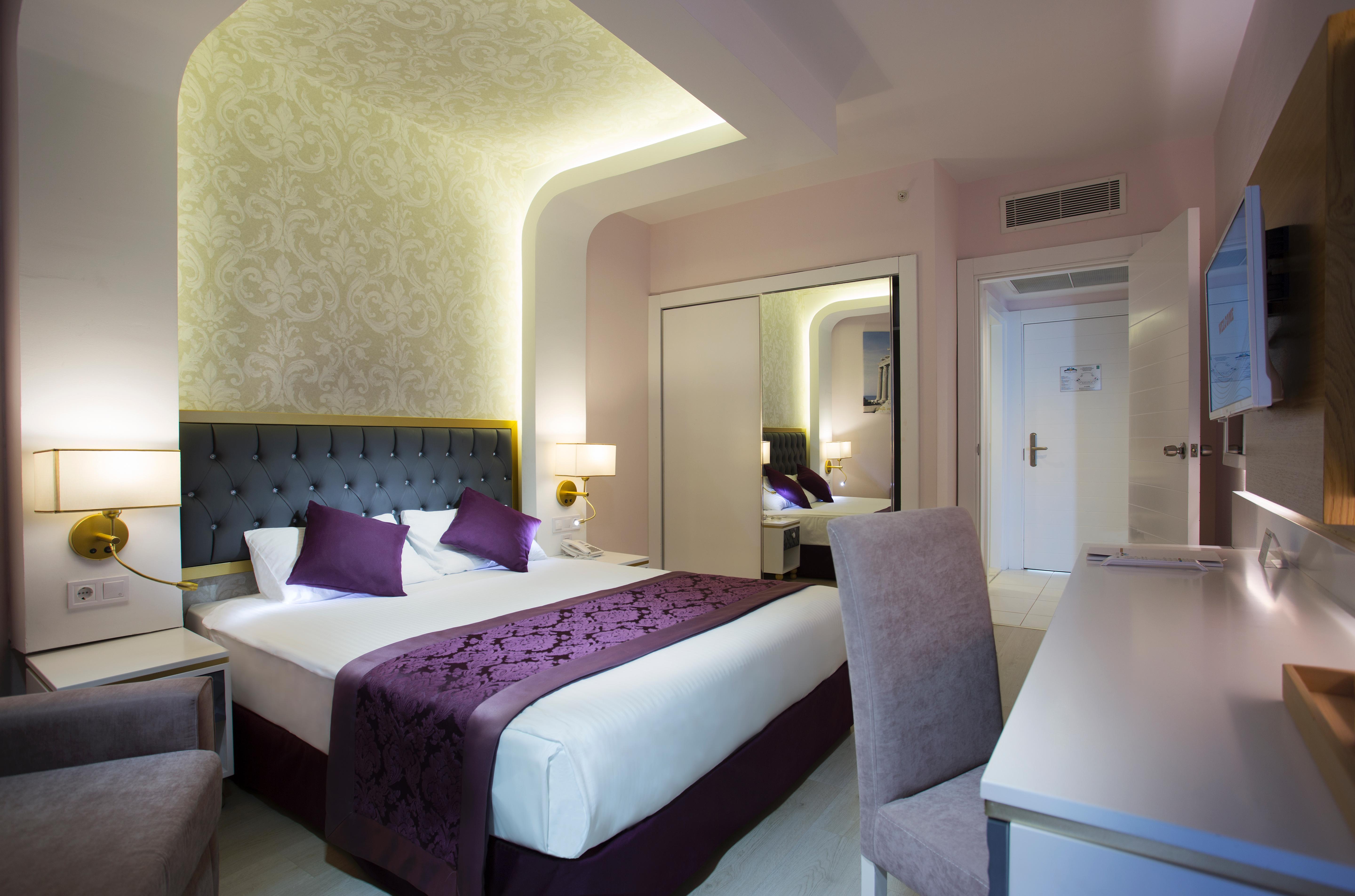 Water Side Resort And Spa 14/50