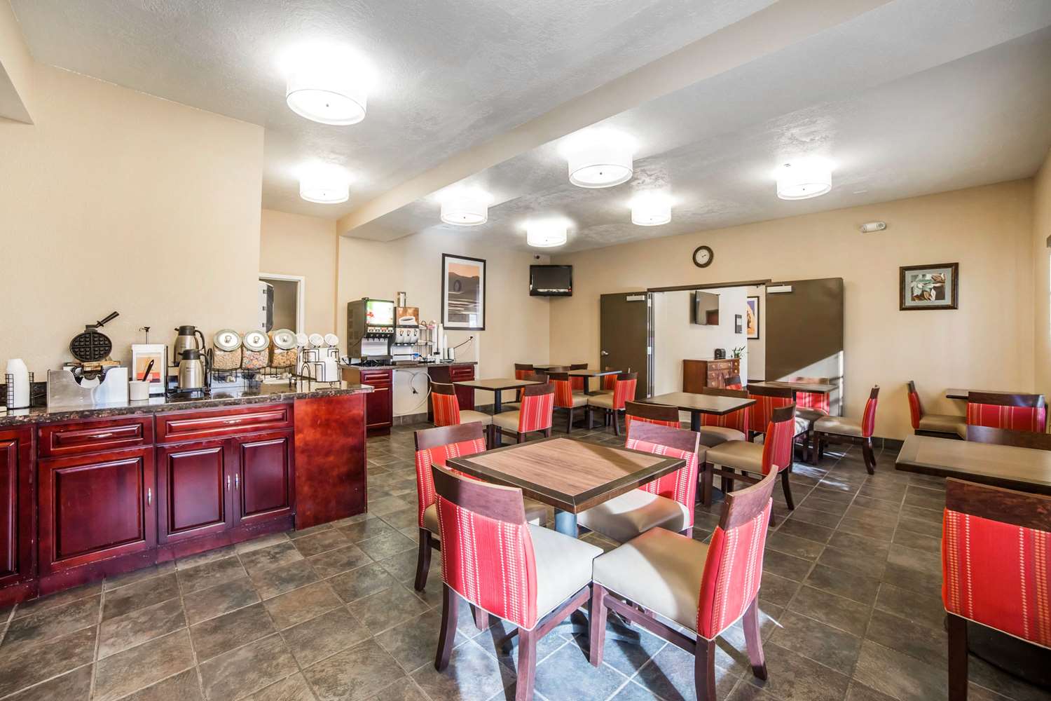 Comfort Inn & Suites Woods Cross - Salt Lake City North 36/43