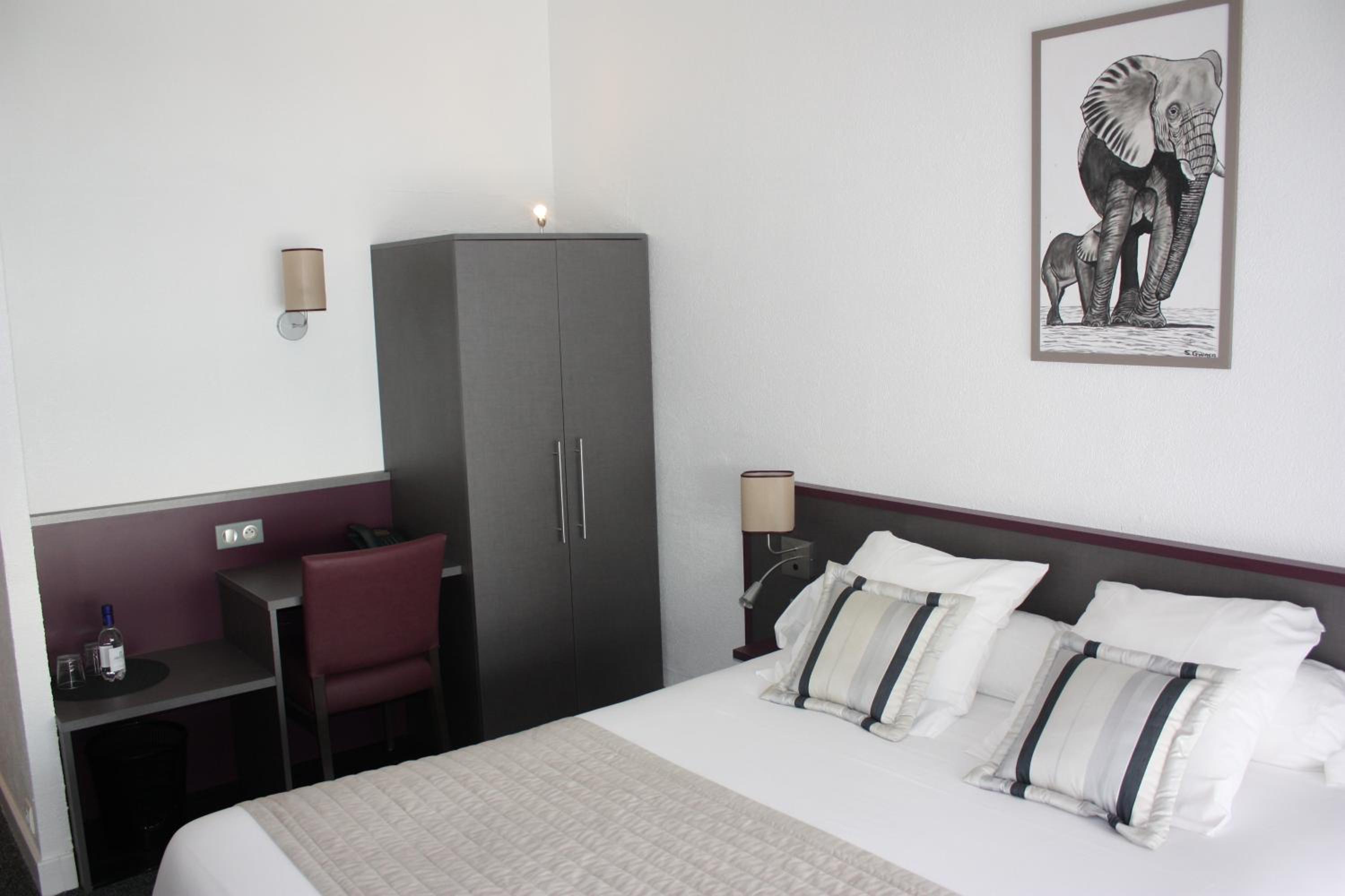 غرفة قياسية بسرير مزدوج بإطلالة، Hotel La Citadelle 10/10