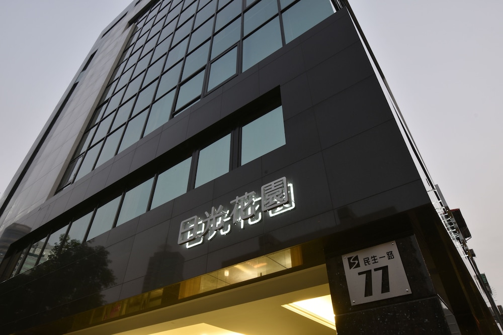 Sun Hotel 2/48