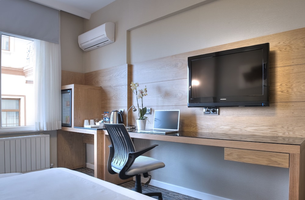 Rodosto Hotel 48/52