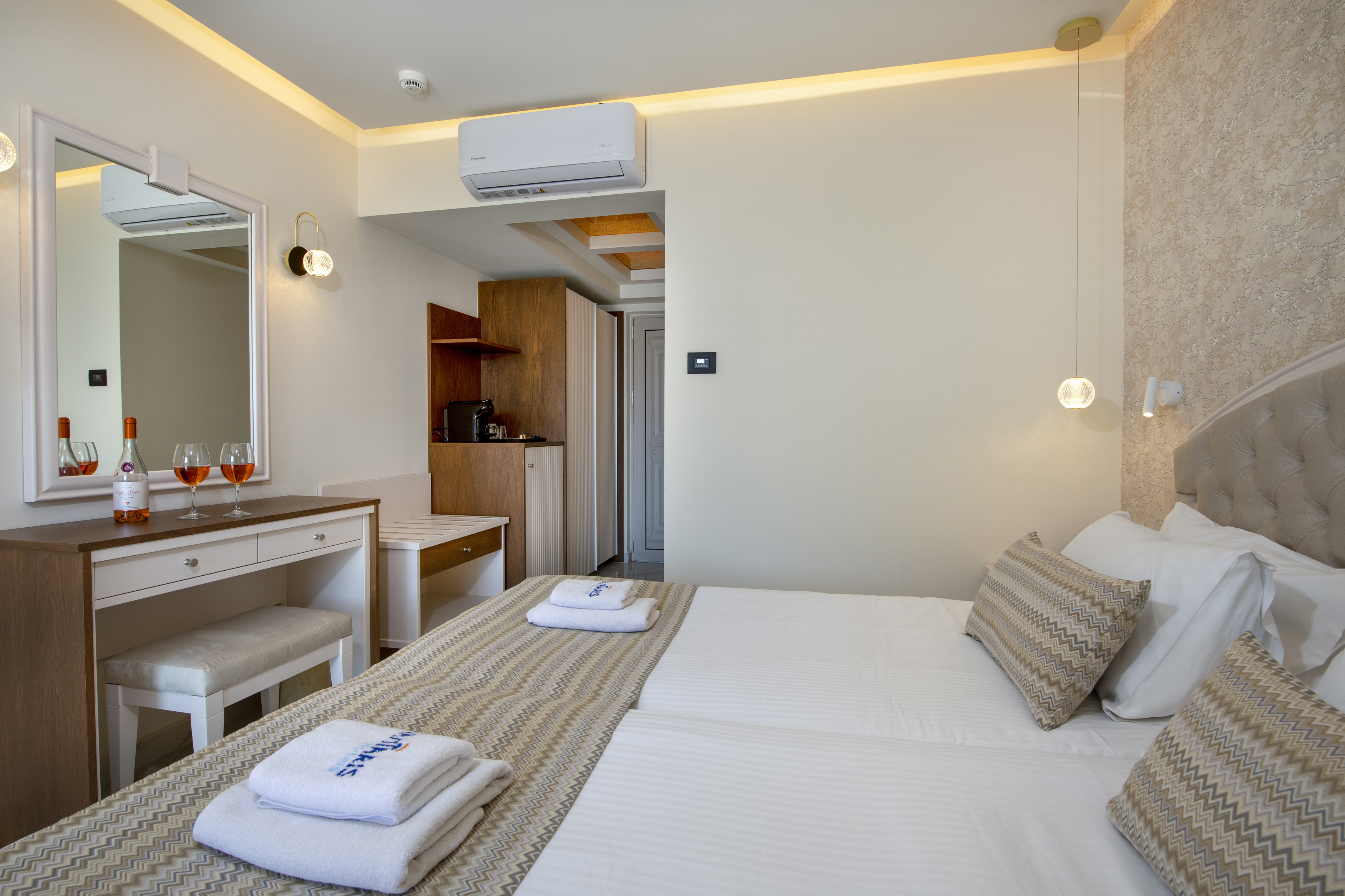 Junior Suite - Private Pool (4pax)