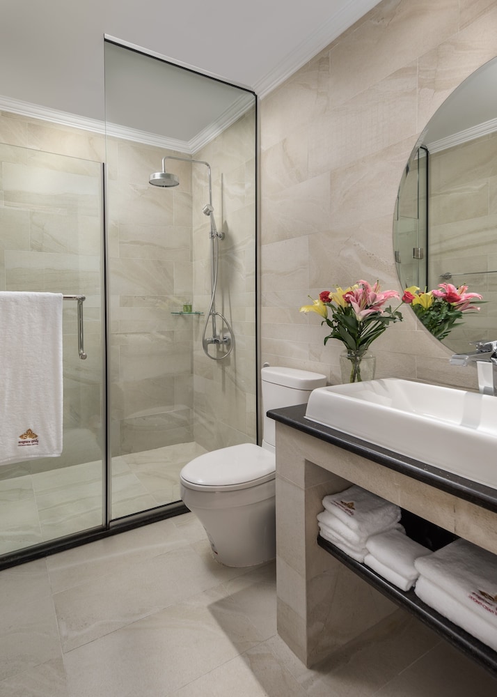 Duong Chan Hotel 37/39