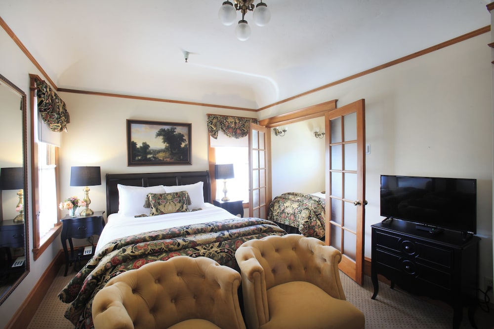 Pacific Grove Inn 30/79