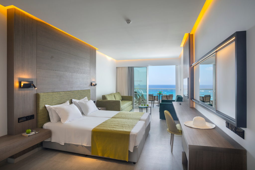 Elite, Deluxe, Suite, Lateral Side Sea View