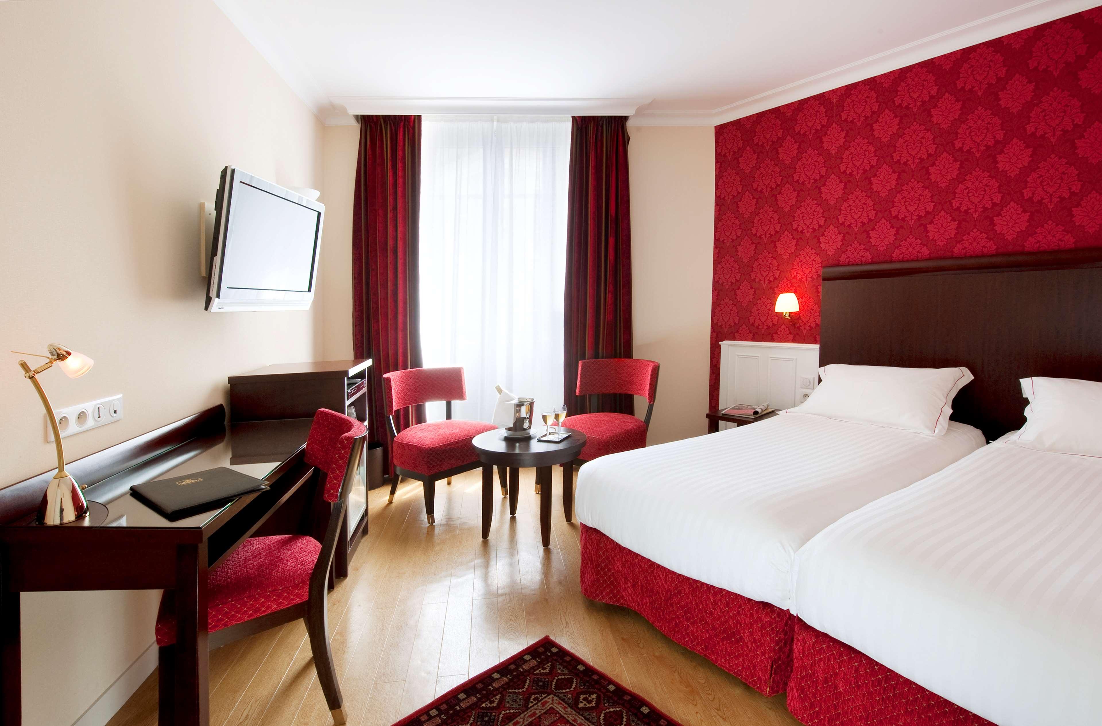 غرفة بسريرين