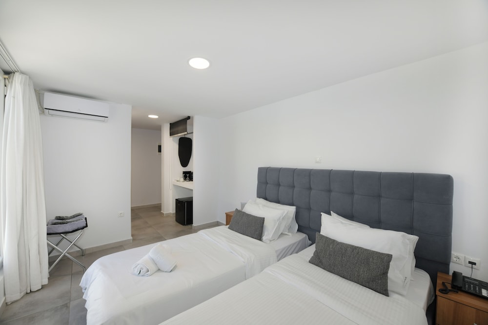 Kosmoplaz Beach Hotel 18/77