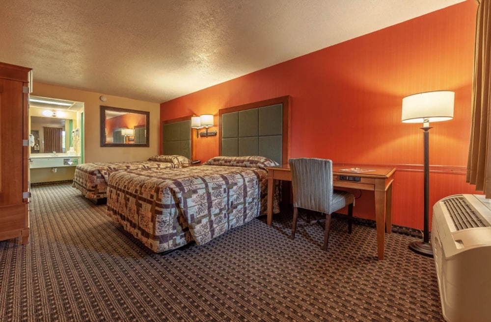 Taos Valley Lodge 29/88