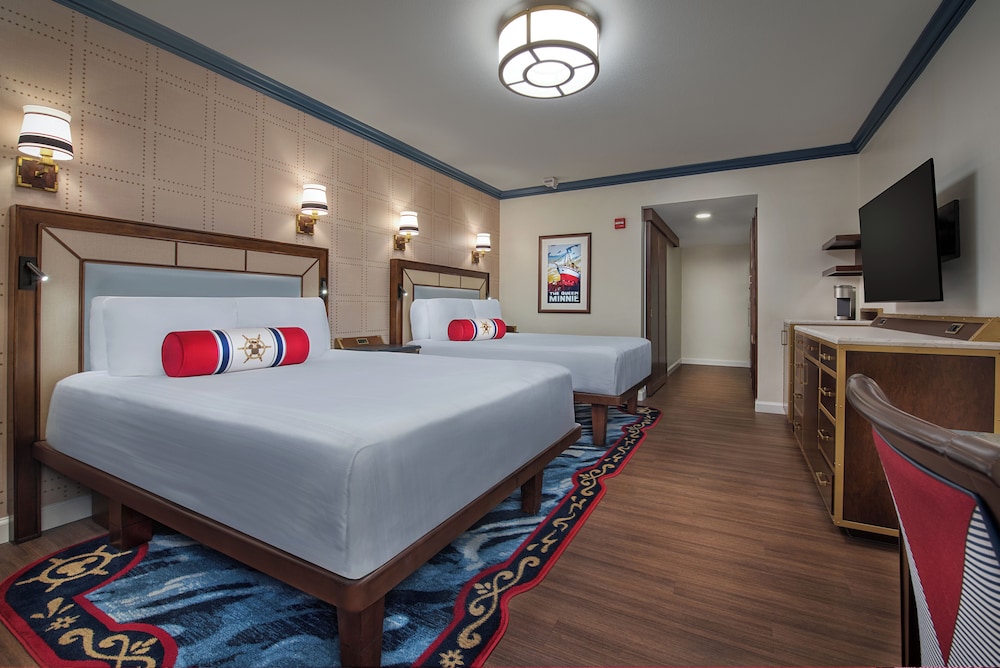 Disneys Yacht Club Resort 15/50