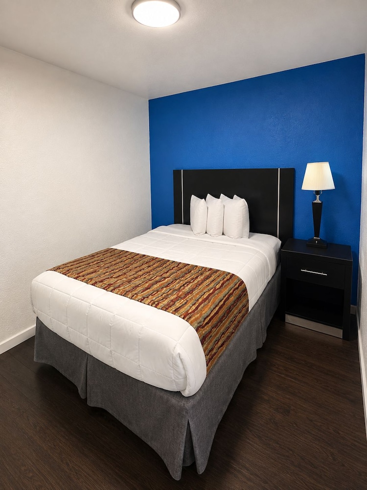 Ocean, Standard, 2 Queen Beds