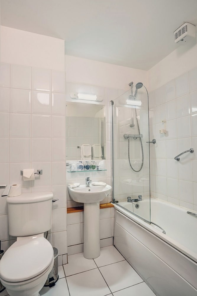 Ballina Manor Hotel 45/50