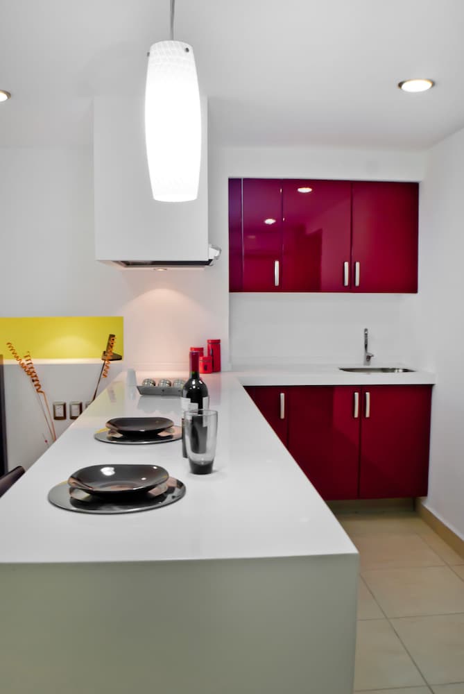 Ramada by Wyndham Acapulco Hotel and Suites 27/61