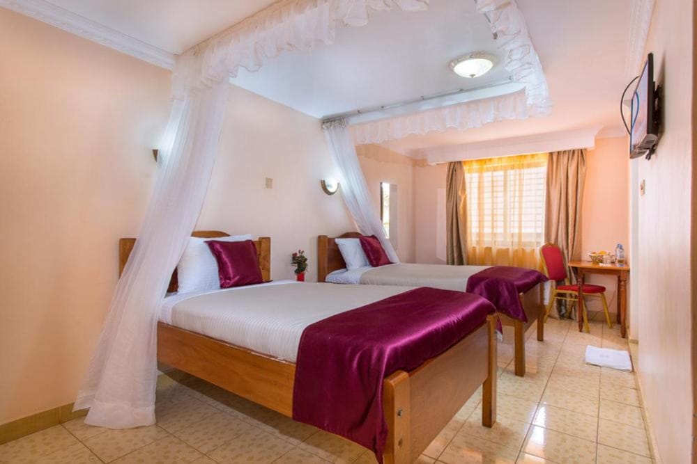 Phoenicia Hotel 13/50