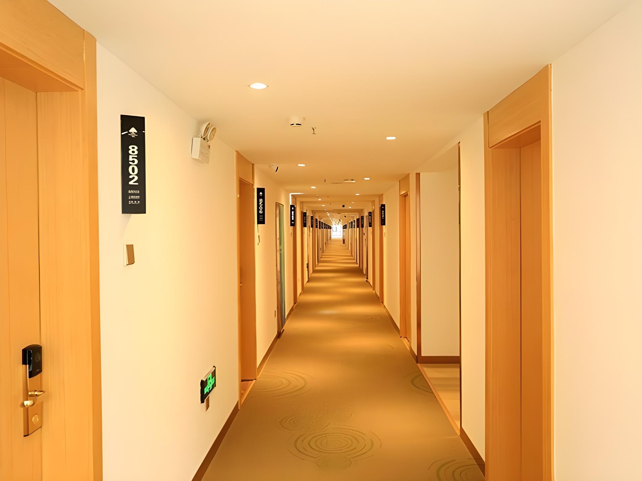 GreenTree Inn Tongchuan Yaozhou District New District Hospital Business Hotel 18/42