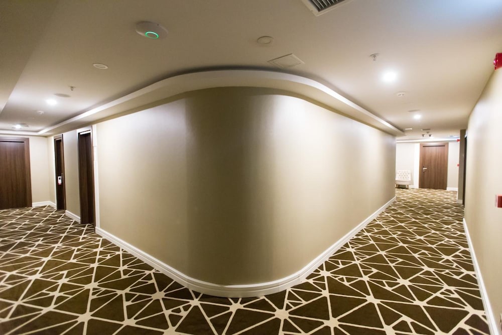 The Grand Mira Hotel 22/50