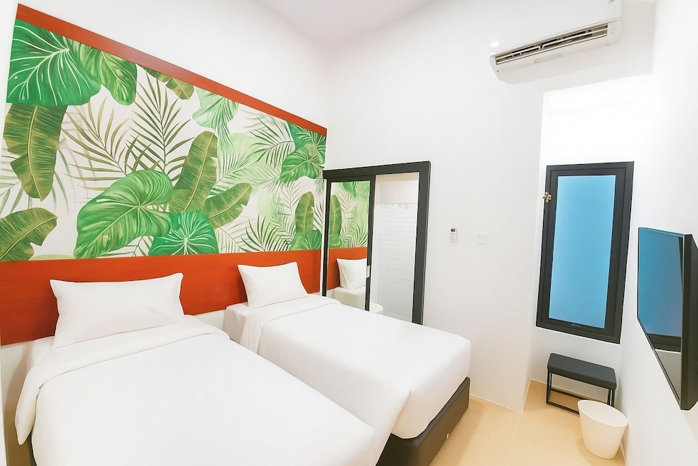 Nunia Tamansari Hotel 10/50