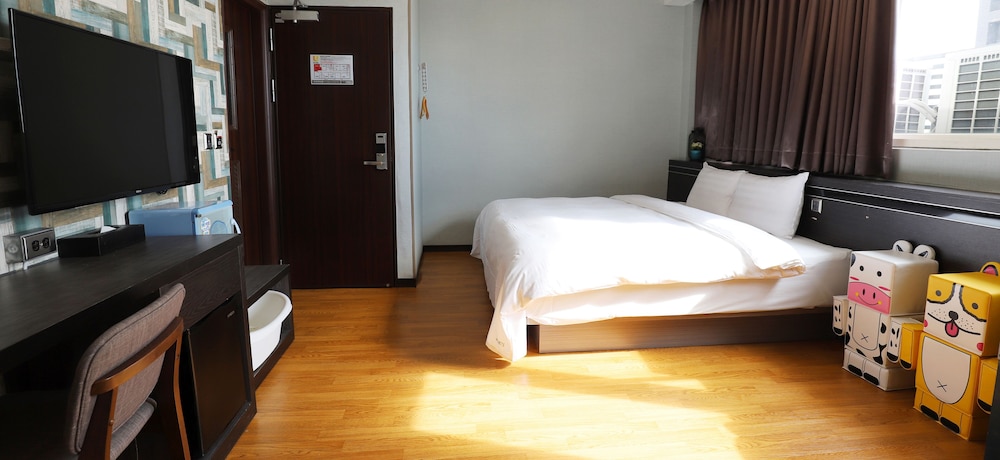 Military 75 Hotel 23/70