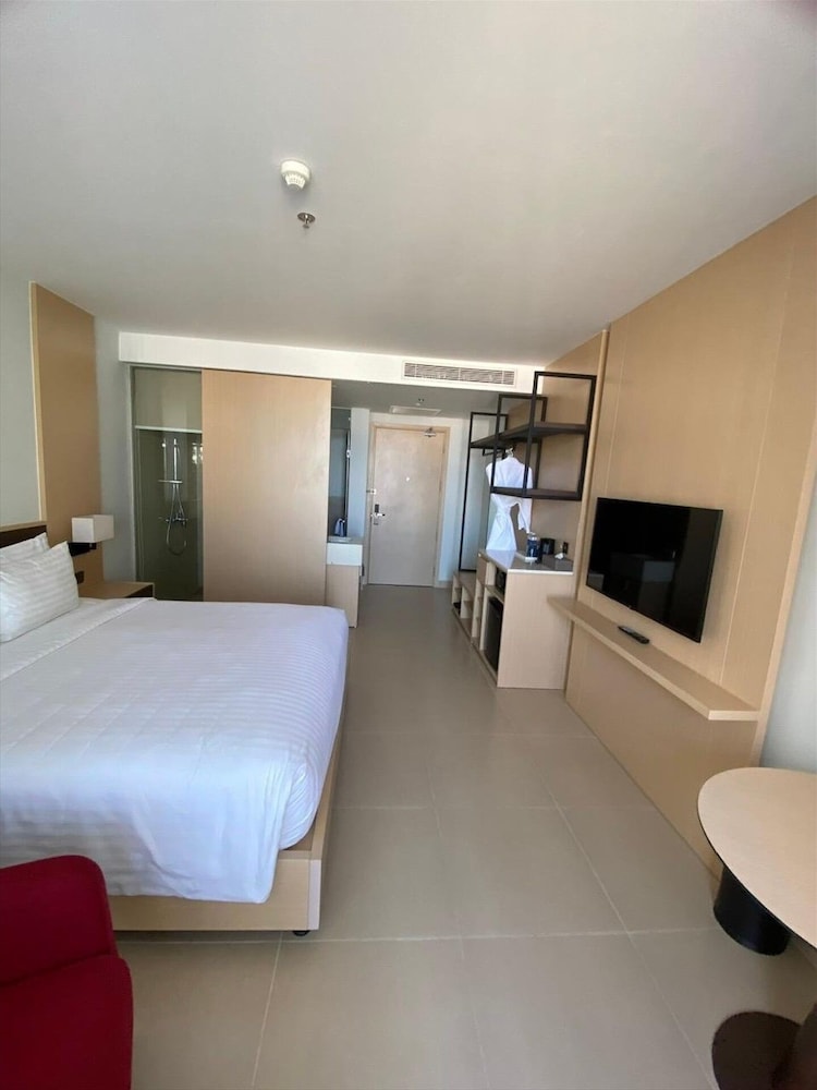 The Empyrean Cam Ranh Beach Resort 25/57