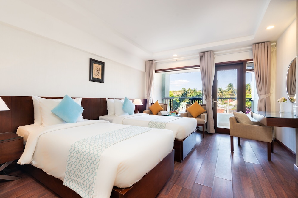 Hoang Ngoc Beach Resort 33/87