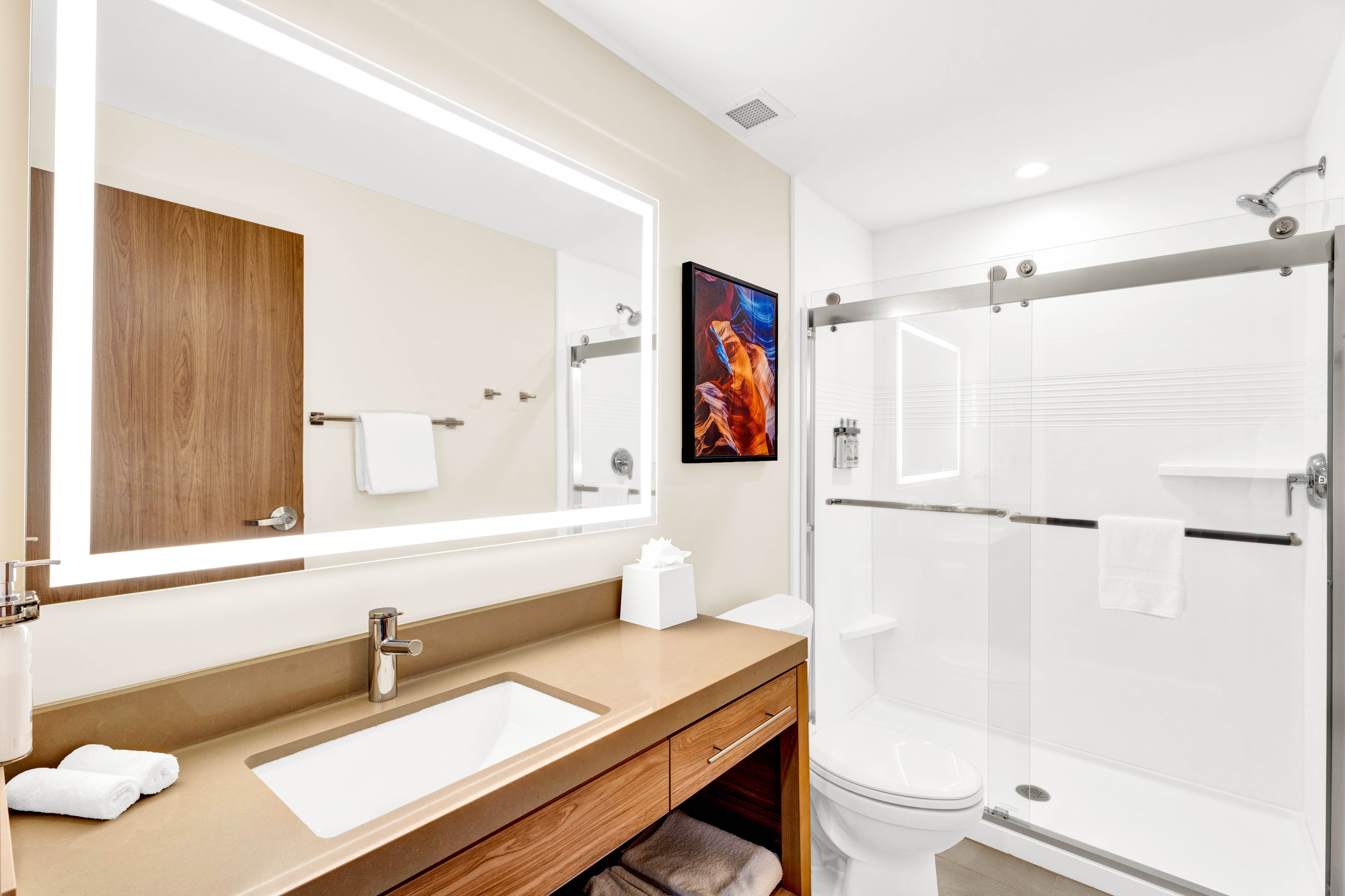 Studio, Suite, 2 Queen Beds, Living and Dining Areas, Kitchen
