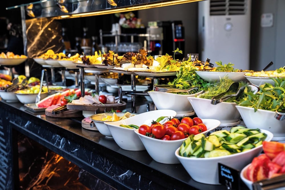 Marlen Hotel Bayrakli 30/48