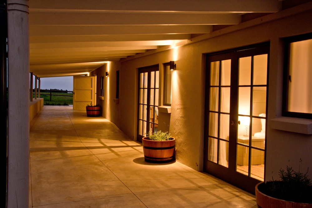 Rare Earth Country House 9/28
