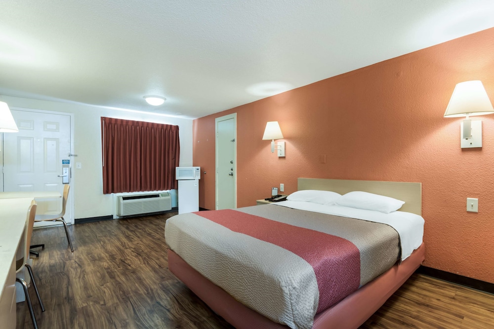 Motel6 Newport News, VA 23/38