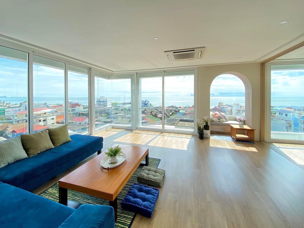 Hub Hua Hin 57 Hotel 60/72