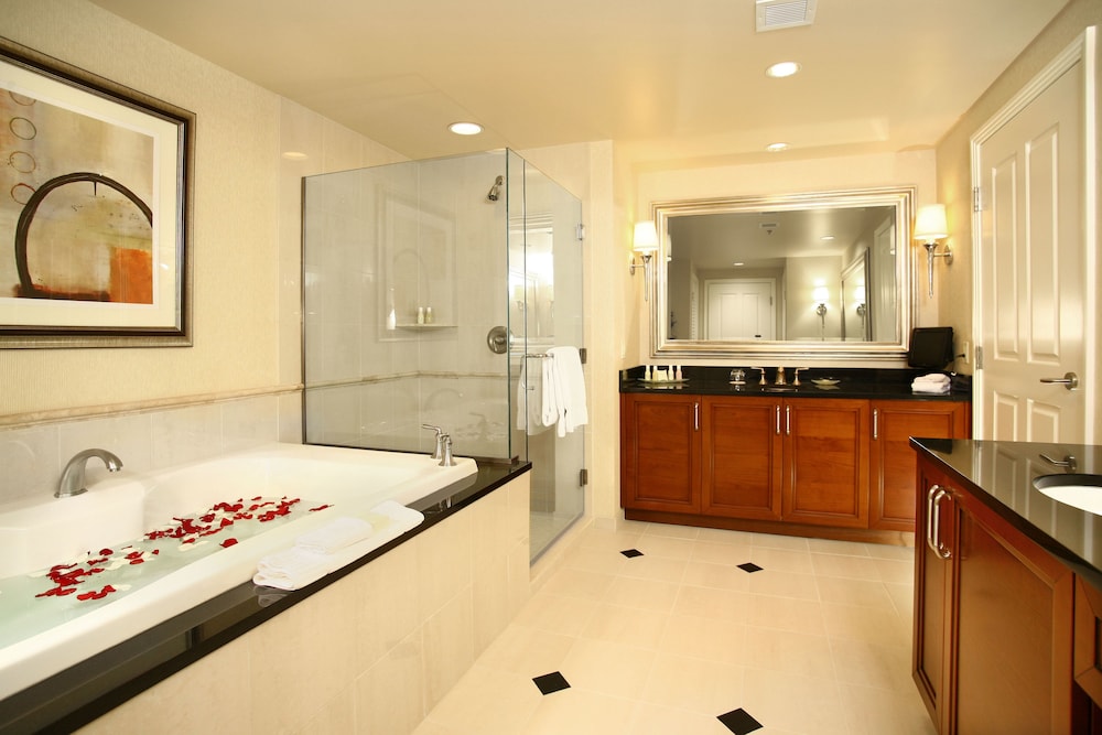 Luxury Suites International At The Signature 70/71