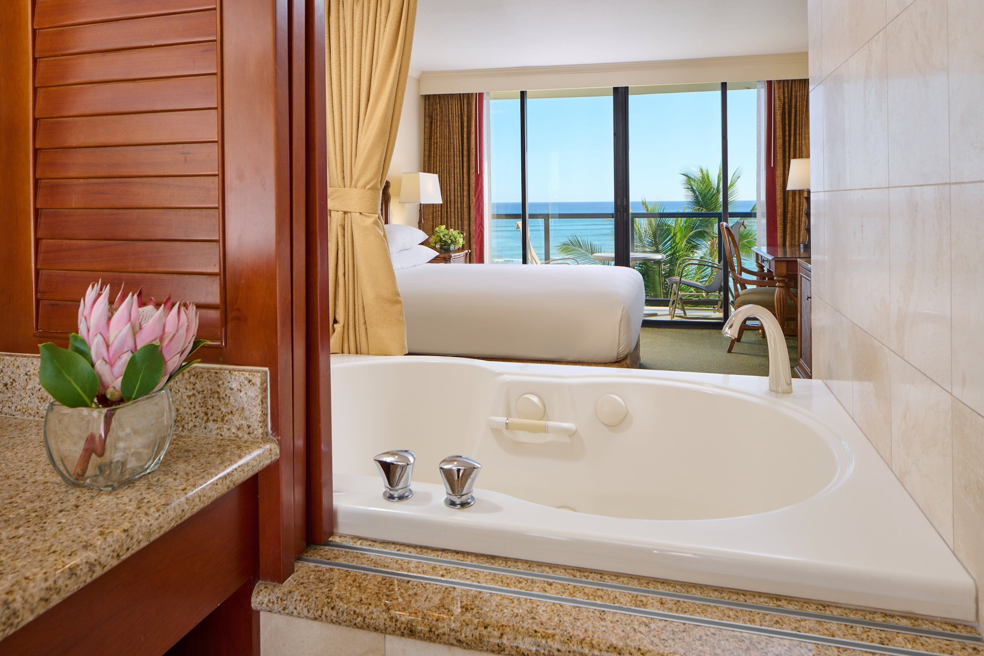 ROOM, KING BED, JETTED TUB