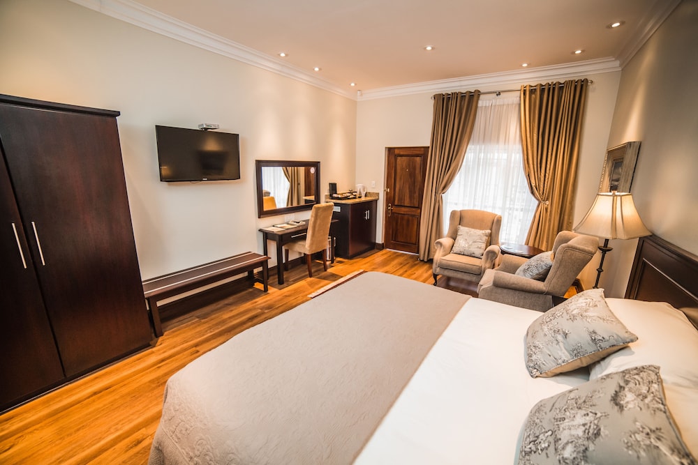 Kings, Court, Twin Beds