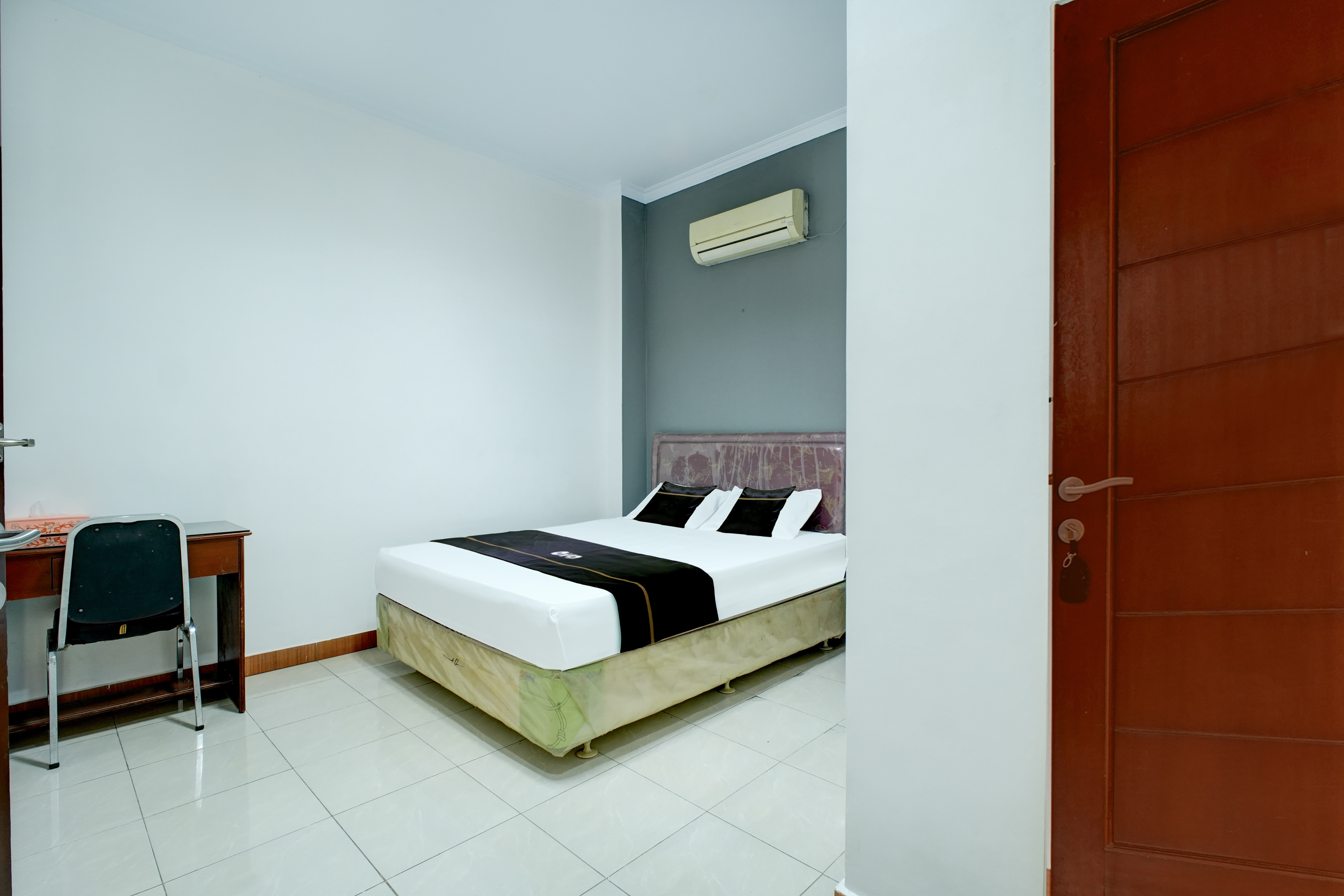 Hotel O Depok near Bhayangkara BRIMOB Hospital Formerly Hotel Mutiara Kelapa Dua Depok 24/45