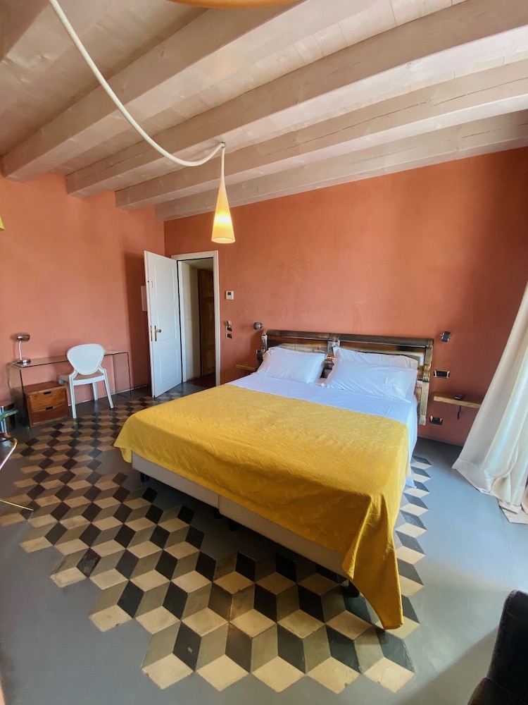 Hotel Remàt 9/43