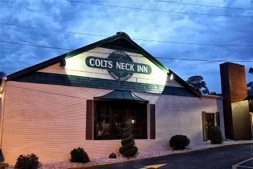 Colts Neck Inn Hotel 2/64