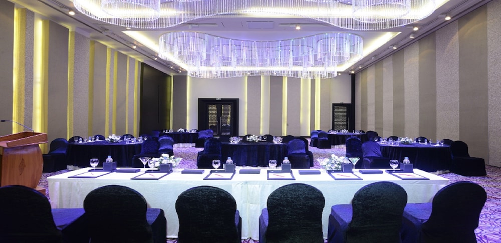 Hotel Sayaji Raipur 65/73
