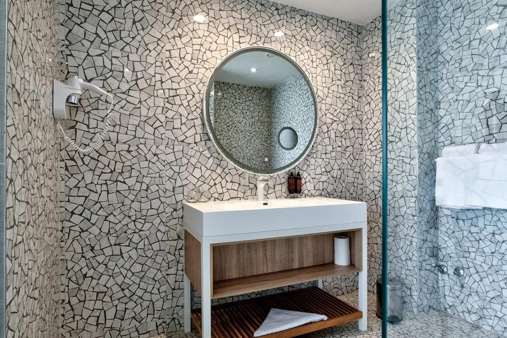 Carine Hotel Kumbor 48/50