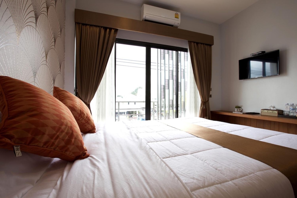 777 Food & Bed 18/41