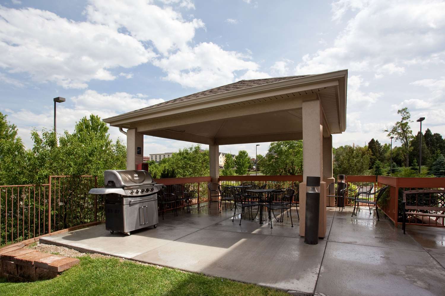 Sonesta Simply Suites Denver West Federal Center 37/38