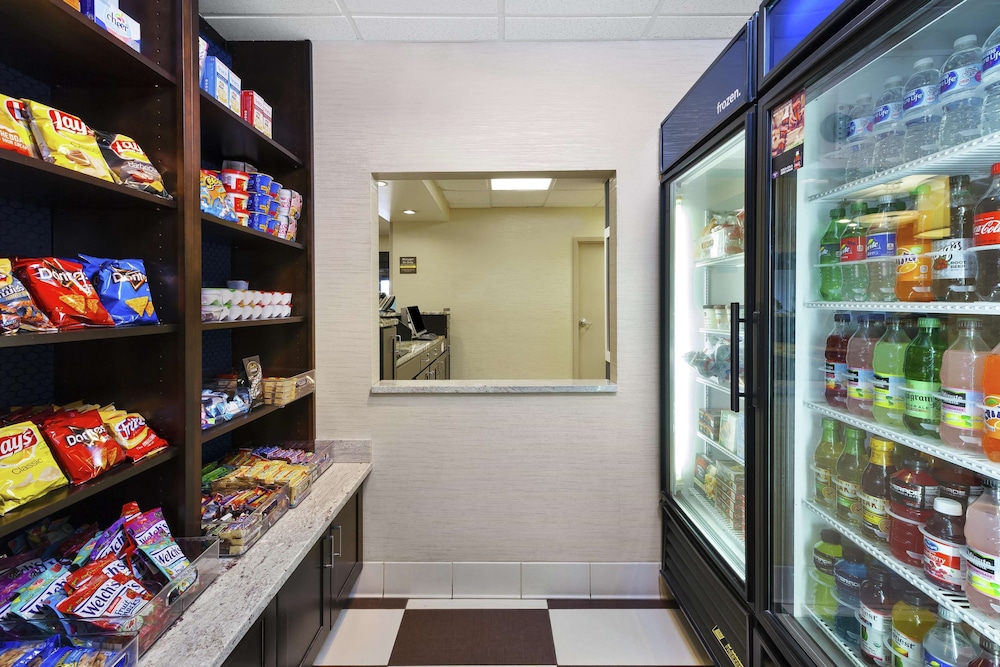 Hampton Inn Clinton, NJ 41/56