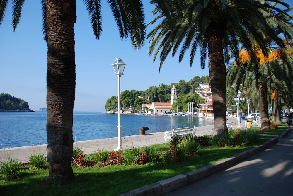 Hotel Supetar 46/71