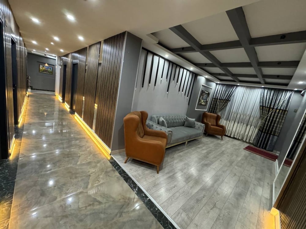 Comfort Suites Hotel 3/50