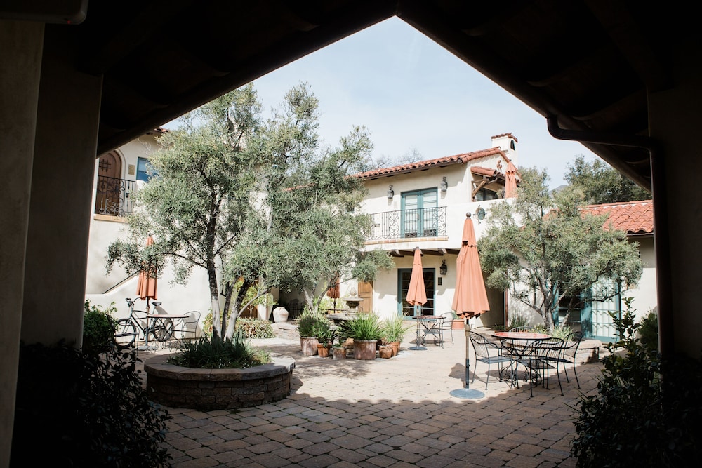 Su Nido All Suites Boutique Inn 52/64